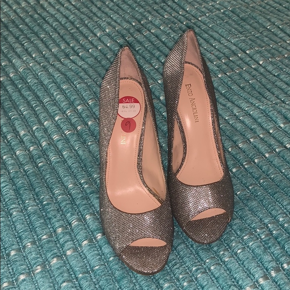 Shoes - High heels